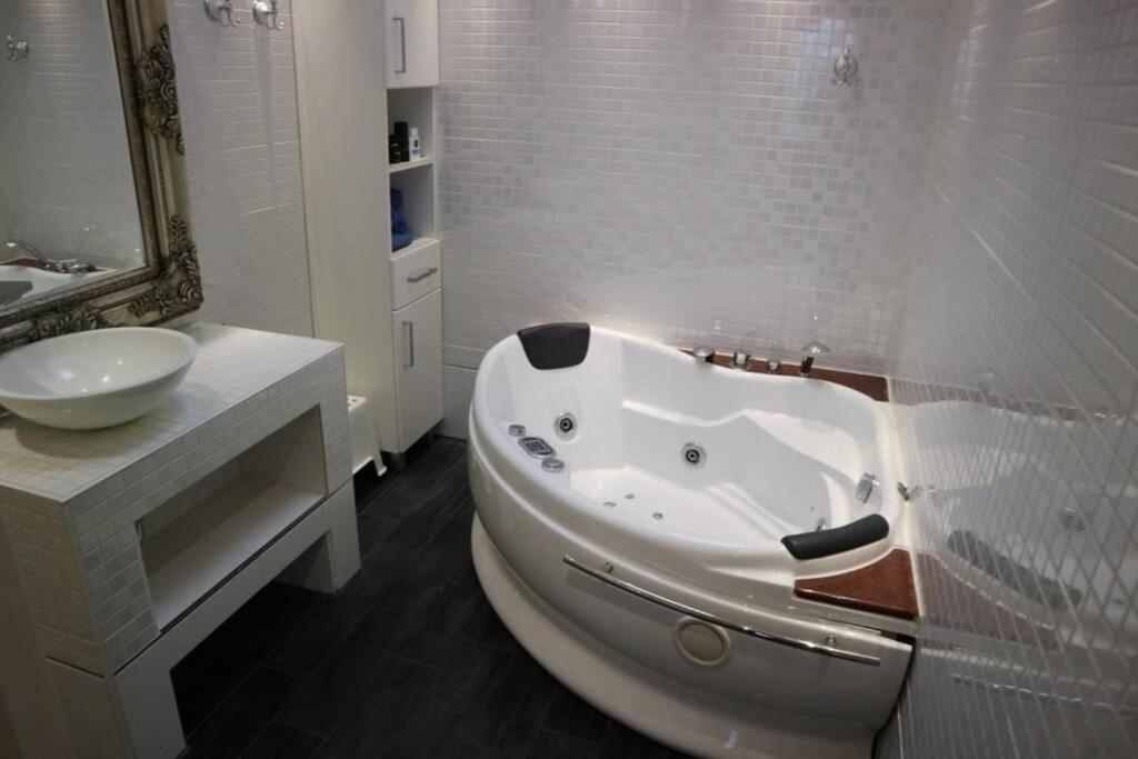 Lake House 74, Luxury Accommodation Ir Sauna Warmond Экстерьер фото